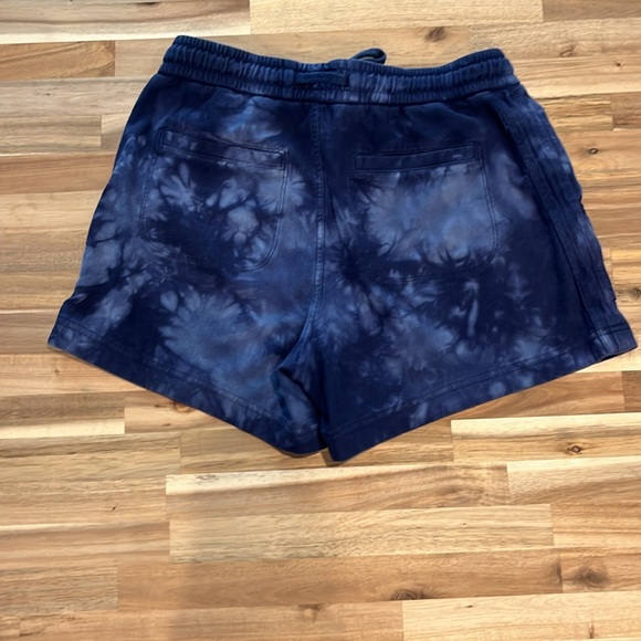 Athleta Farallon shorts - Picture 2 of 7